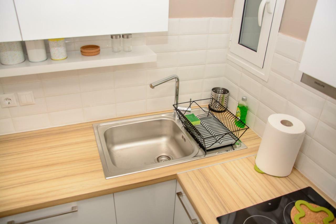 Fully Renovated And Relaxing Apartment Atenas Exterior foto