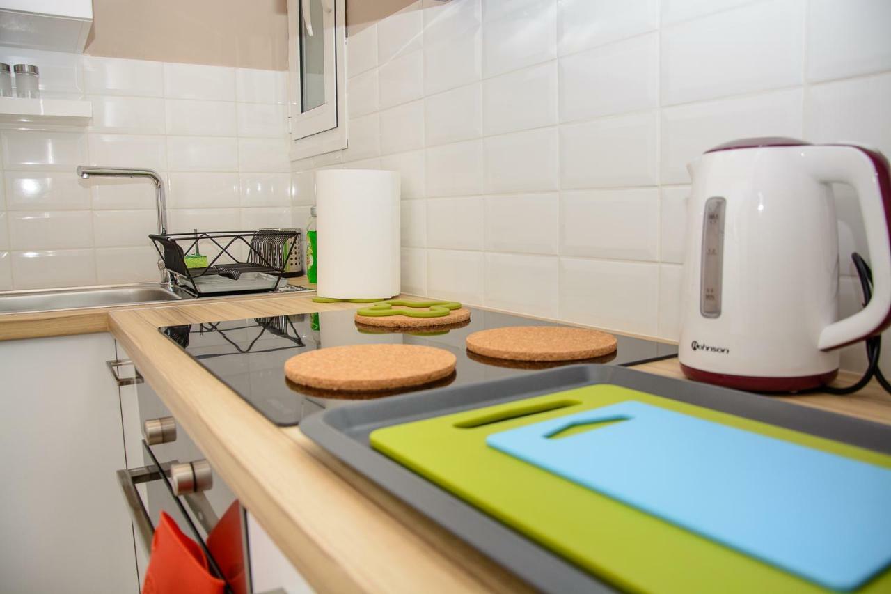 Fully Renovated And Relaxing Apartment Atenas Exterior foto