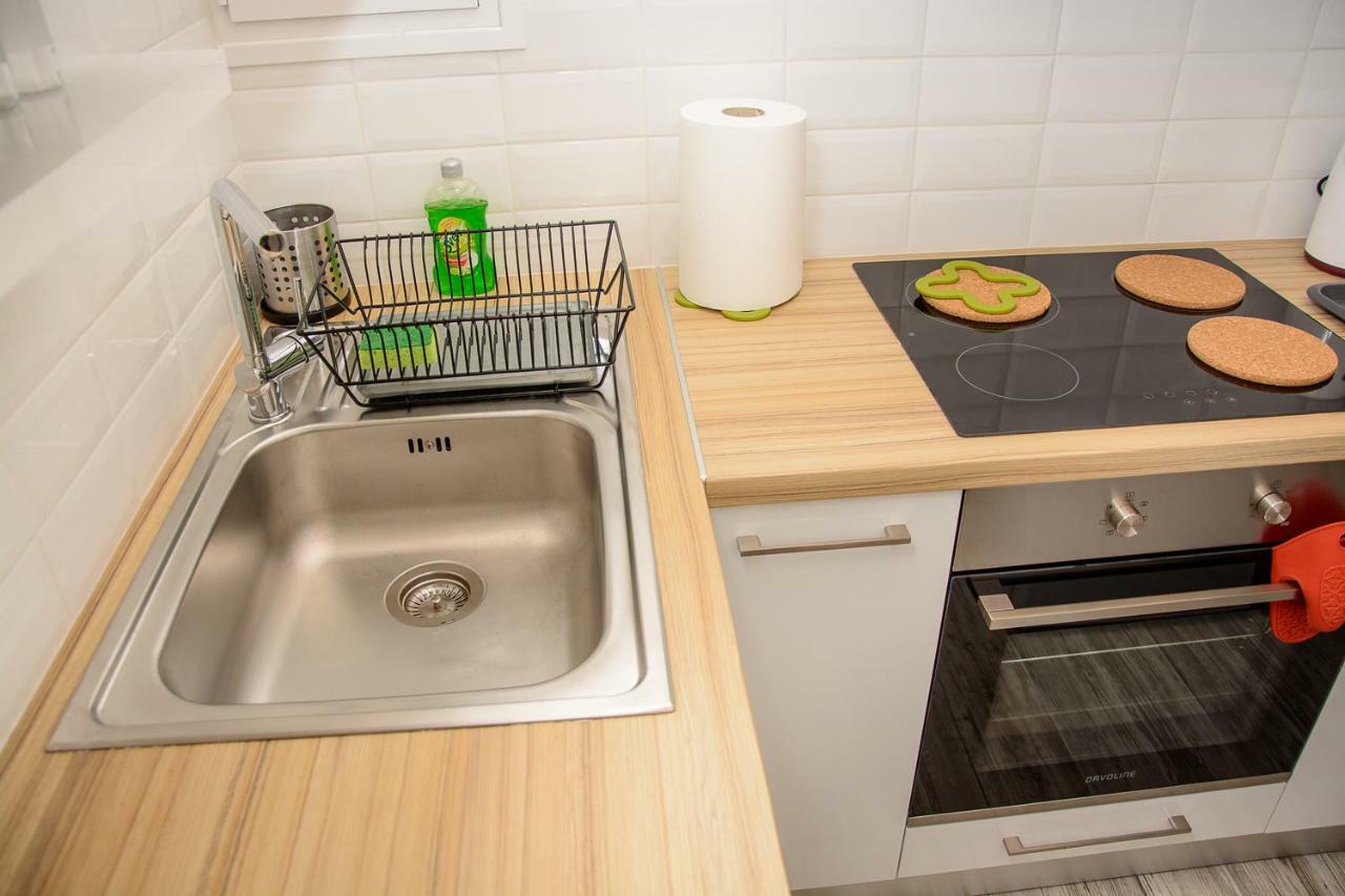 Fully Renovated And Relaxing Apartment Atenas Exterior foto